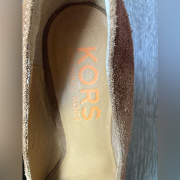 Michael Kors heels.GUC SIZE 8. Tan suede leather wedges - Picture 4 of 5